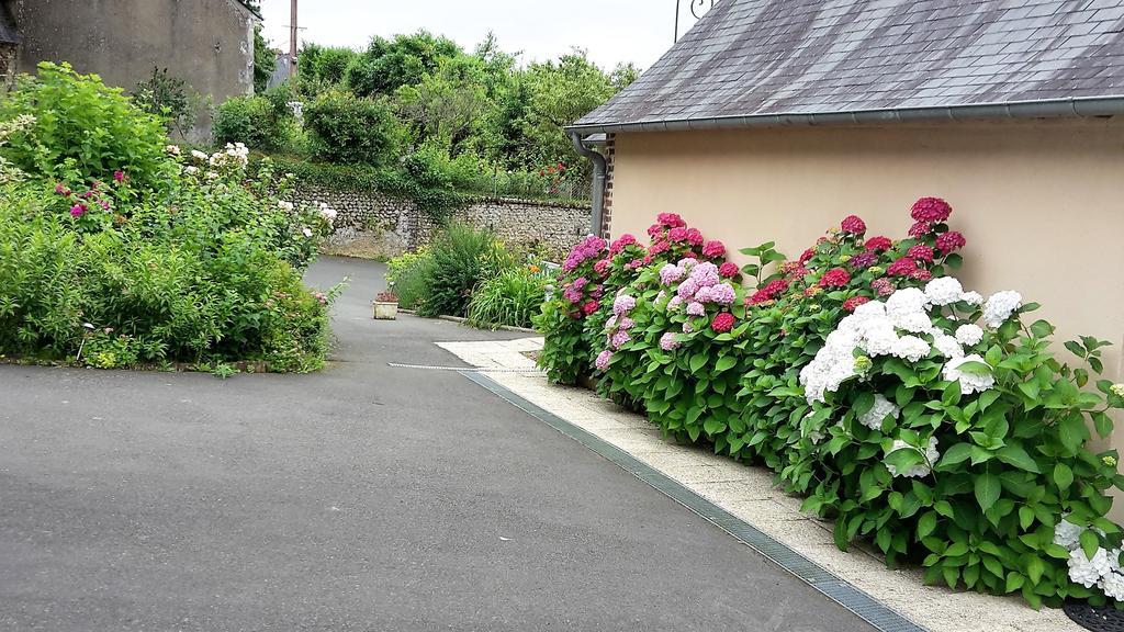 Auberge Du Cheval Blanc ボーモン・ピエ・ド・ブフ エクステリア 写真