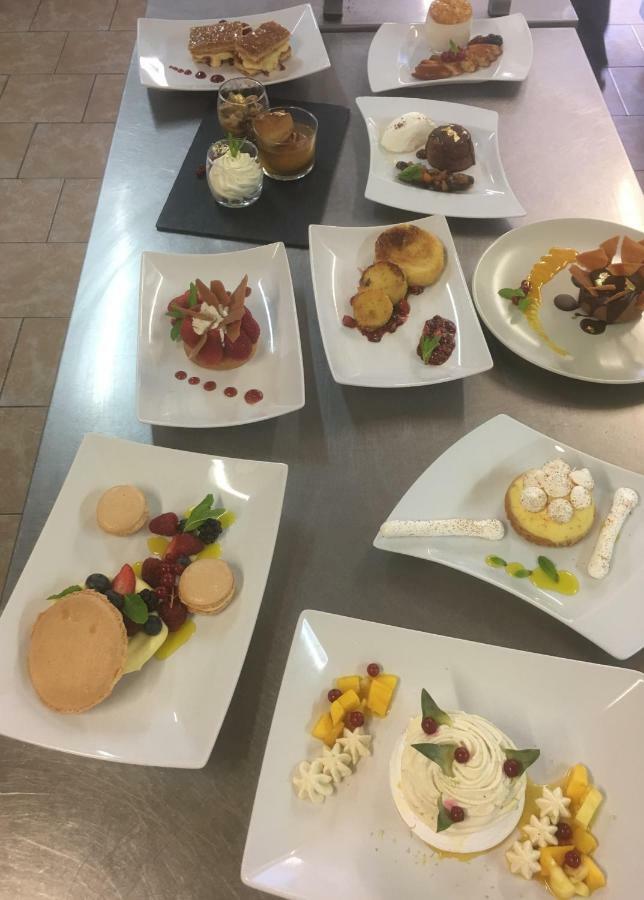 Auberge Du Cheval Blanc ボーモン・ピエ・ド・ブフ エクステリア 写真